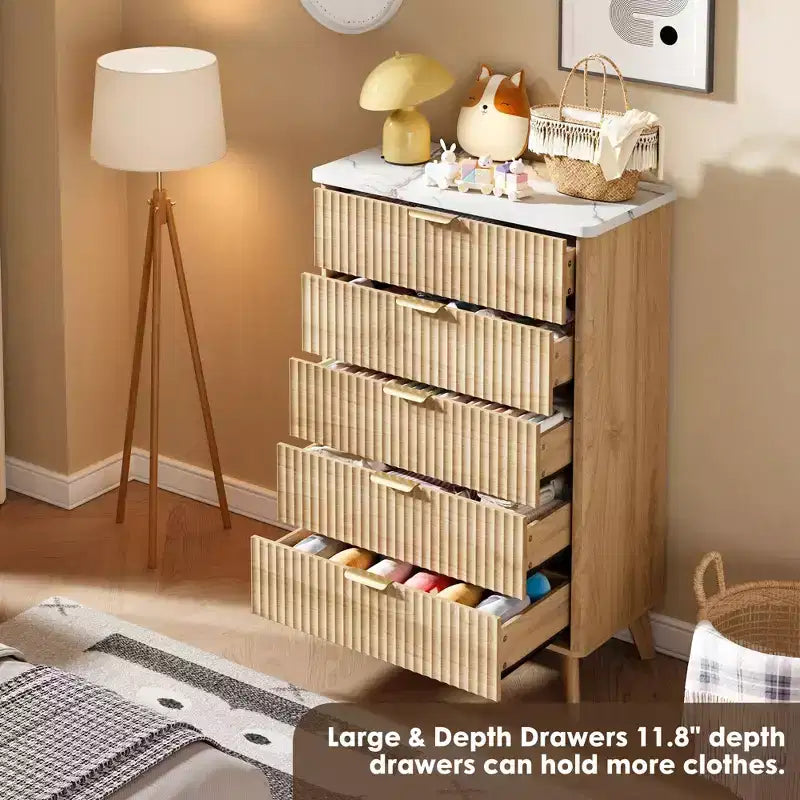 Commode à 5 tiroirs pour chambre à coucher, commode de 120 cm de hauteur avec poignées dorées, table de chevet en bois, organisateur de rangement pour vêtements pour entrée et chambre à coucher.
