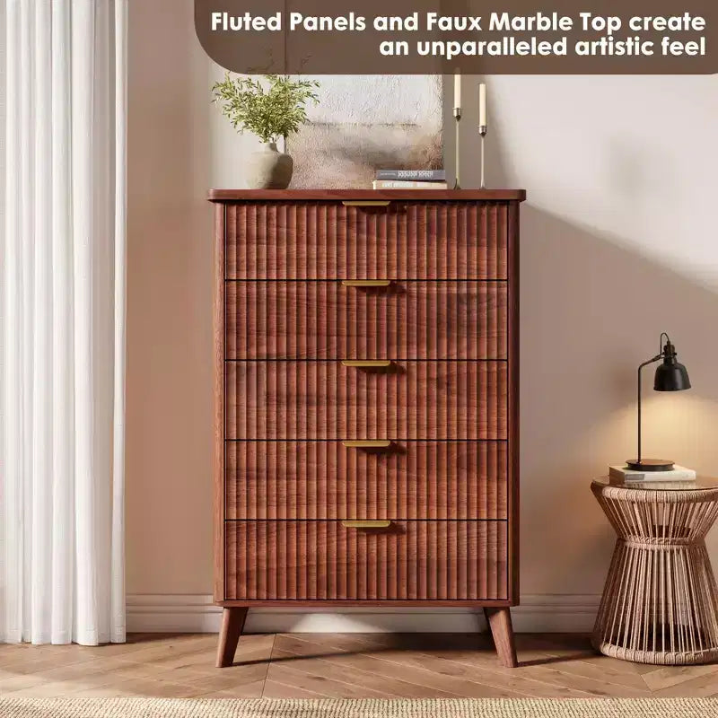 Commode à 5 tiroirs pour chambre à coucher, commode de 120 cm de hauteur avec poignées dorées, table de chevet en bois, organisateur de rangement pour vêtements pour entrée et chambre à coucher.