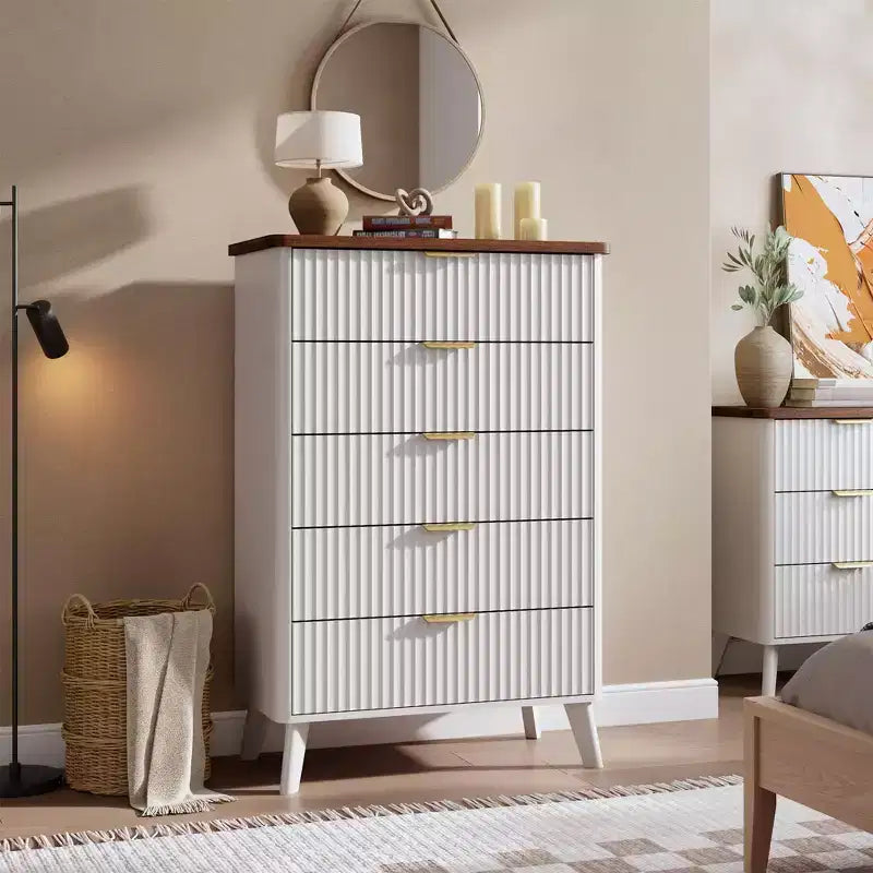 Commode à 5 tiroirs pour chambre à coucher, commode de 120 cm de hauteur avec poignées dorées, table de chevet en bois, organisateur de rangement pour vêtements pour entrée et chambre à coucher.