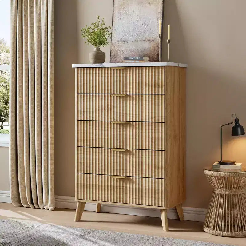 Commode à 5 tiroirs pour chambre à coucher, commode de 120 cm de hauteur avec poignées dorées, table de chevet en bois, organisateur de rangement pour vêtements pour entrée et chambre à coucher.