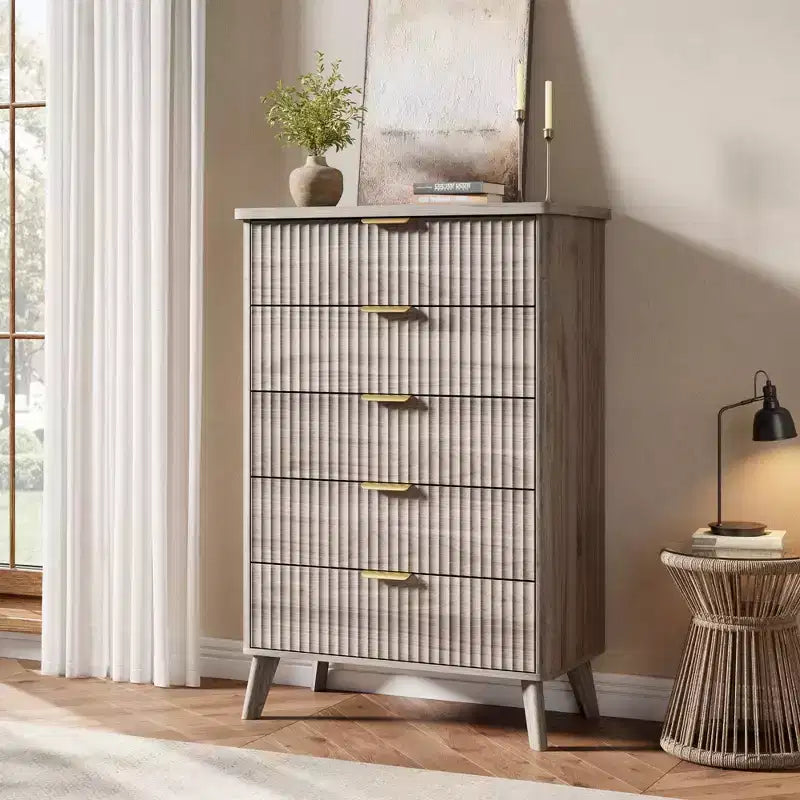 Commode à 5 tiroirs pour chambre à coucher, commode de 120 cm de hauteur avec poignées dorées, table de chevet en bois, organisateur de rangement pour vêtements pour entrée et chambre à coucher.