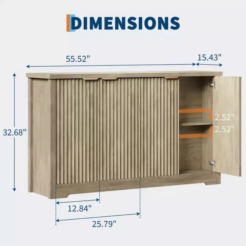 Buffet de rangement décoratif moderne avec détails rainurés, doté de portes et d'étagères. Fabriqué en bois, idéal pour les salons, les entrées