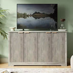 Buffet de rangement décoratif moderne avec détails rainurés, doté de portes et d'étagères. Fabriqué en bois, idéal pour les salons, les entrées